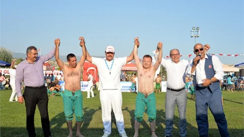 Musa Eroğlu Sevgi Parkı Pehlivanları Ağırladı