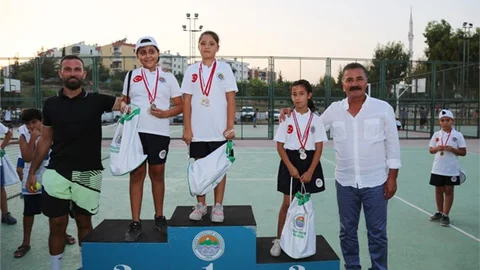 Mersin Toroslar’da Tenis Turnuvasının Ödülleri  Sahiplerini Buldu