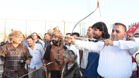 Tarsus'ta 1 Açılış Daha, Kutalmışoğlu Geleneksel ve Atlı Okçuluk Spor Kulübü Tesisi Açıldı