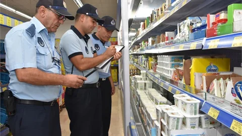 Tarsus Zabıtası, Fahiş Fiyatla Satış Yapan İşletmeleri Tespit İçin Denetim Yaptı