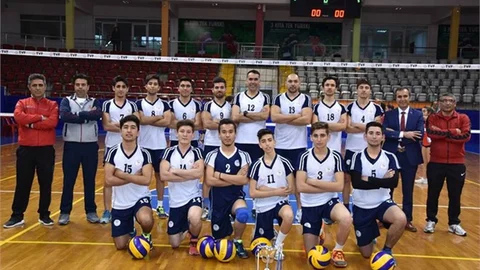 Tarsus Gençlik Spor Kulübü Erkek Voleybol Takımı İlk Maçını Kaybetti
