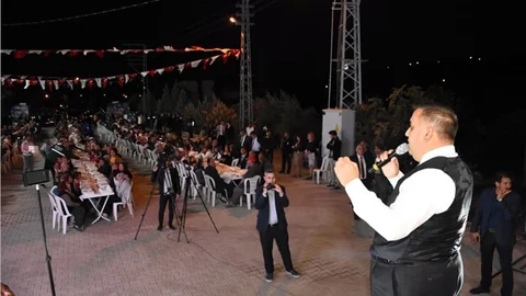 Tarsus Belediye Başkanı Şevket Can Taşobası Mahallesinde Alkışlarla Karşılandı