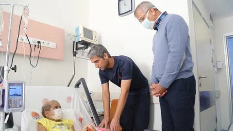 Mezitli Belediye Başkanı Tarhan'dan, Lösemili Çocuklara Moral Ziyareti