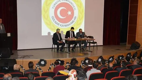 Mersin Gülnar'da Muhtarlar ve Halkla Toplantı Yapıldı