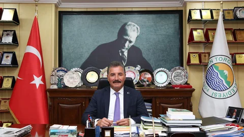 Toroslar Belediye Başkanı Hamit Tuna, Mevlid Kandili’ni Kutladı