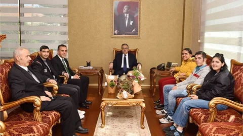 Engelli Gençlerden Mersin Valisi Ali İhsan Su’ya Ziyaret