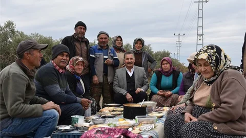 Başkan Tuna Geldi, Çiftçinin Yüzü Güldü
