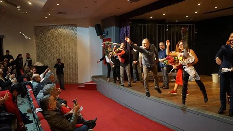 Kadınlar İçin Sahnelendi