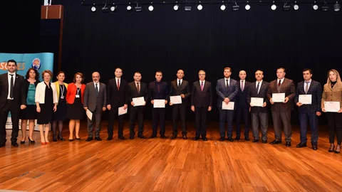 Vali Su, ‘Hayata Gülümse’ Projesi Sergi ve Kapanış Programına Katıldı