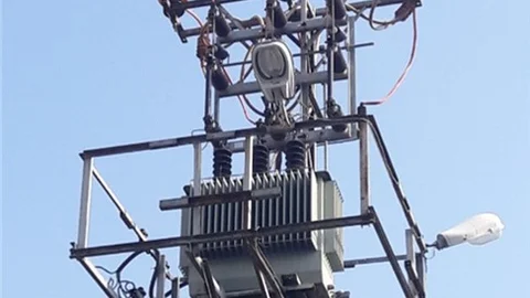 Toroslar EDAŞ'ın “Yüksek Gerilim İzolasyonu Projesi” ile göçmen kuşlar zarar görmeyecek