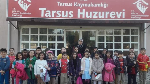 Tarsus Beydeği̇rmeni̇ İlkokulu’ndan Huzurevine Ziyaret