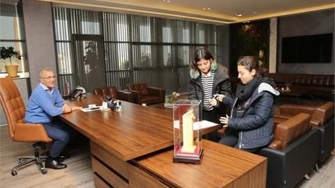 Harika Gençler! Mezitli'de Gençler Bileklik Örüp Sokak Hayvanlarına Yuva Yaptılar