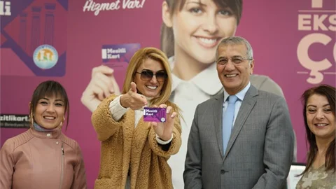 Tuğba Özay, Mezitli Kart Sahibi Oldu