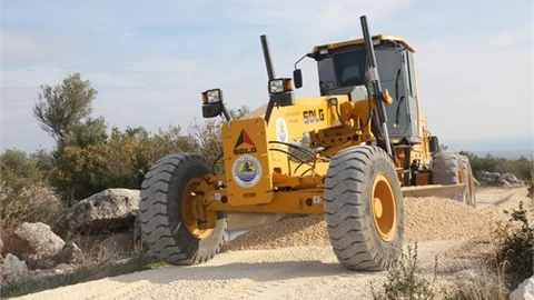 Erdemli Belediye, Koyuncu Mahalle Yollarını Yeniliyor