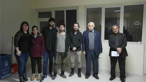 Yusuf Öz Oda Tiyatrosu İlk Oyunu İle Perde Açtı