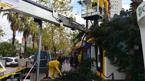 Fırtına Nedeniyle Akdeniz Belediyesi Teyakkuz Halinde!