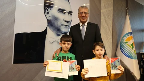 Mezitlili Çocukların Karne Hediyeleri Neşet Amcadan