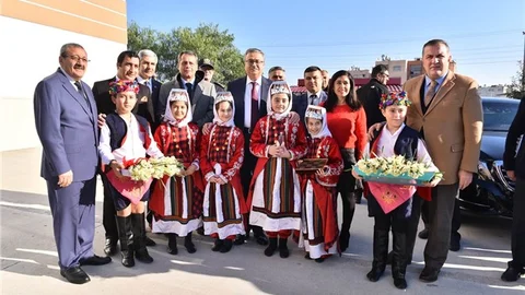 Mersin'de Karne Alan Öğrencilerin Heyecanına, Vali Su da Ortak Oldu