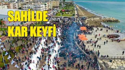 Binlerce Çocuk Mersin Sahillerinde Kar Sevinci Yaşadı