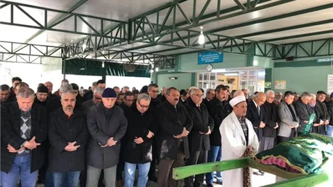 Tarsus Belediye Meclis Eski Üyesi Dünyamin Sönmez’in Annesi Fethiye  Sönmez Vefat Etti