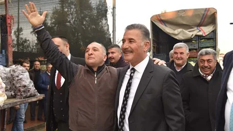 Başkan Tuna, Mersin Toptancı ve Sebze Meyve Hal Kompleksi Ziyaretinde “Bize Duyulan Güveni Ve Desteği Boşa Çıkarmayacağız”