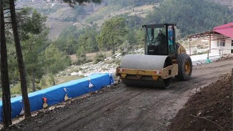 Erdemli Karayakup Mahallesi Yollarına Malzemeli Bakım Çalışması Yapıldı
