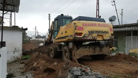 Fen İşleri Aralıksız Çalışmaya Devam Ediyor