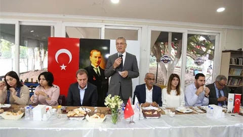 Mezitli Belediye Başkanı Neşet Tarhan Muhtarlarla Kahvaltıda Buluştu