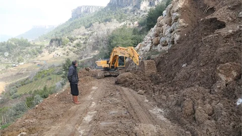 Toprak Kaymasına Müdahale Edildi