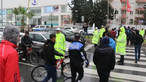 Mersin’de; “Öncelik Hayatın, Öncelik Yayanın” Eylemi