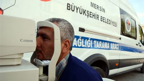 Mersin Büyükşehir Belediyesi Gezici Sağlık Tarama Araçlarıyla Tüm Mersin'e Hizmet Veriyor