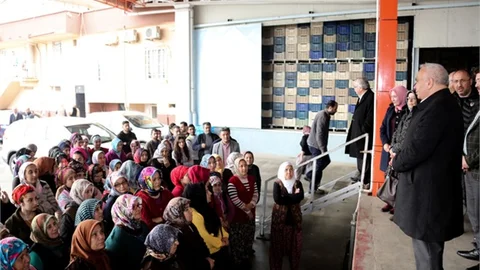 Cumhur İttifakı Erdemli Başkan Adayı Mükerrem Tollu Üreticilerle