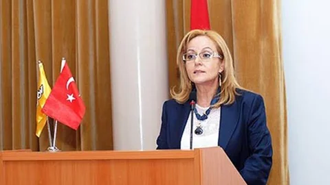 Burhanettin Kocamaz, Mersin Büyükşehir Adayı Olarak Ayfer Yılmaz’ın İsmini Verdi