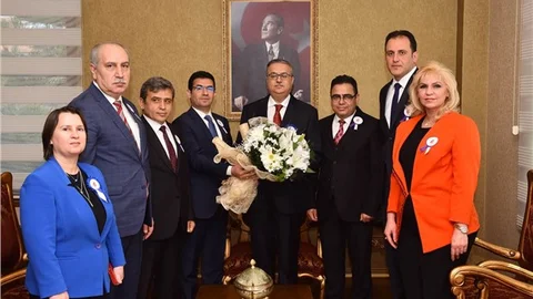 Vali Su, Vergi Haftası münasebetiyle Vergi Dairesi Başkanı’nı Kabul Etti