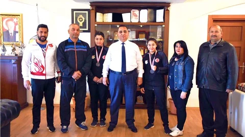 Tarsus Belediye Başkanı Şevket Can’dan Dereceye Giren Boksörlere Ödül