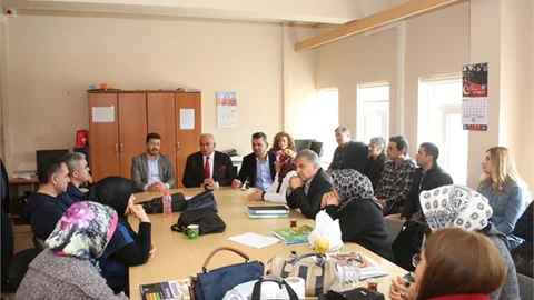 "Toplumun Gözü Kulağı, Öğretmenlerimiz"