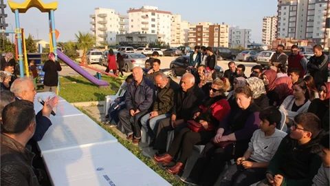 Mersin Erdemli Tömük Cumhuriyet Mahallesinde Konuşan Tollu, "Belediyecilik Gönül İşidir"