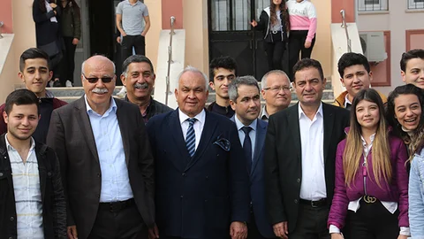 Erdemli Belediye Başkanı Mükerrem Tollu, "Eğitimin Pardonu Olmaz"