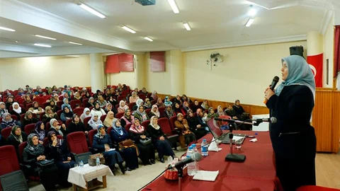 Tarsus Müftülüğü ADRB'den "Geçmişten Geleceğe Kadın Ve Toplum" Konferansı