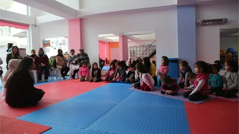 Çocuk Danışma Merkezi, Erdemli Belediye Spor Kompleksinde Eğitim Gören Minik Jimnastikçilerle Bir Araya Geldi