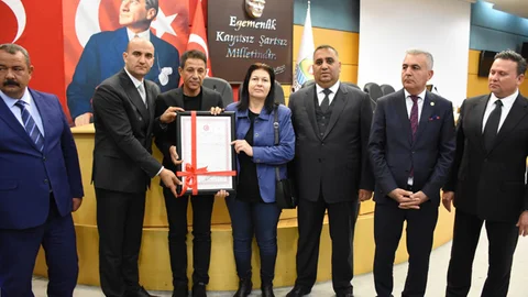 Tarsus Belediyesi 73 Şehit Ailesine Ücretsiz Konutların Tapusunu Teslim Etti Gözyaşları Sel Oldu