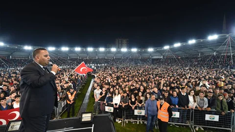 20 Bini Aşkın Tarsuslular Baharı Atatürk Gösteri Merkezi'nde Karşıladı
