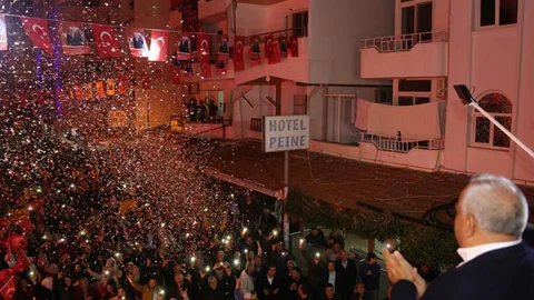 Erdemli Kızkalesi Seçim Koordinasyon Merkezi Açılışında Müjde Yağmuru