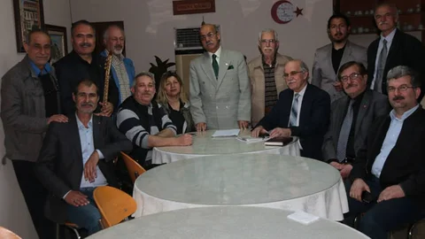 Tarsuslu Şairler Uzun İnce Bir Yoldayız Diyerek Aşık Veysel’i Andı