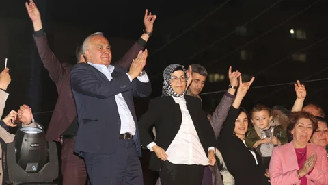 Erdemli Belediye Başkanı Mükerrem Tollu, "Güneş Balçıkla Sıvanmaz"