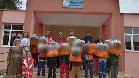 Minik Ayaklar Kızılay’la Üşümüyor