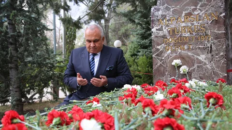 Başkan Tollu "Başbuğumuz, Yolumuzda Işık, Önümüzde Ebedi Kılavuzdur."
