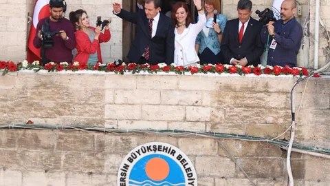 Başkan Seçer; “Herkesin Belediye Başkanı Vahap Seçer Dönemi Başlıyor”