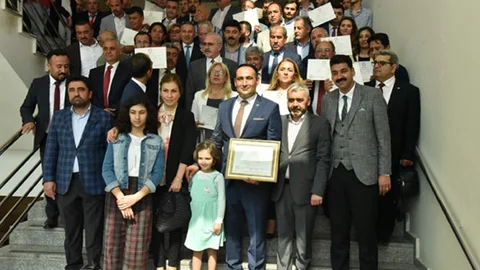 Yılmaz, Mazbatasını Aldı