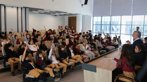 Başkandan, Öğrencilere Ev Ödevi